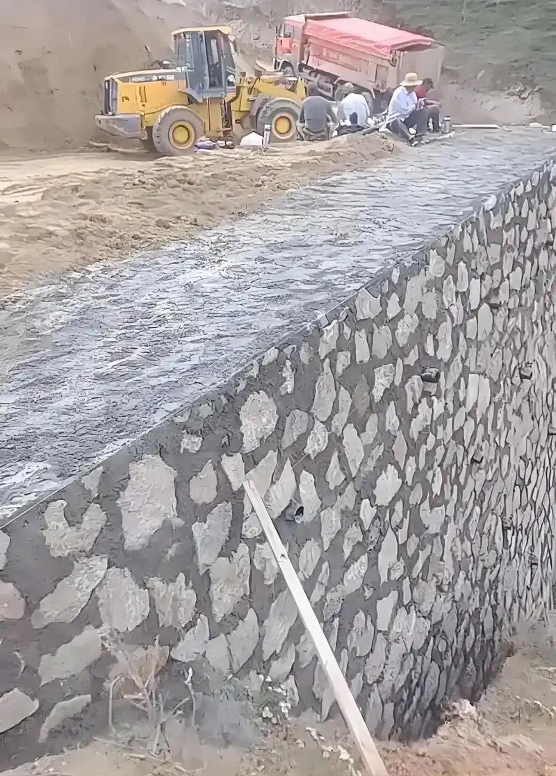周口边坡加固